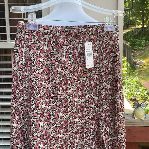 NWT- Lush Black Coral Ditsy Midi Skirt ~ Hi-Lo Hem ~ Front Slit Size M - Picture 10 of 13